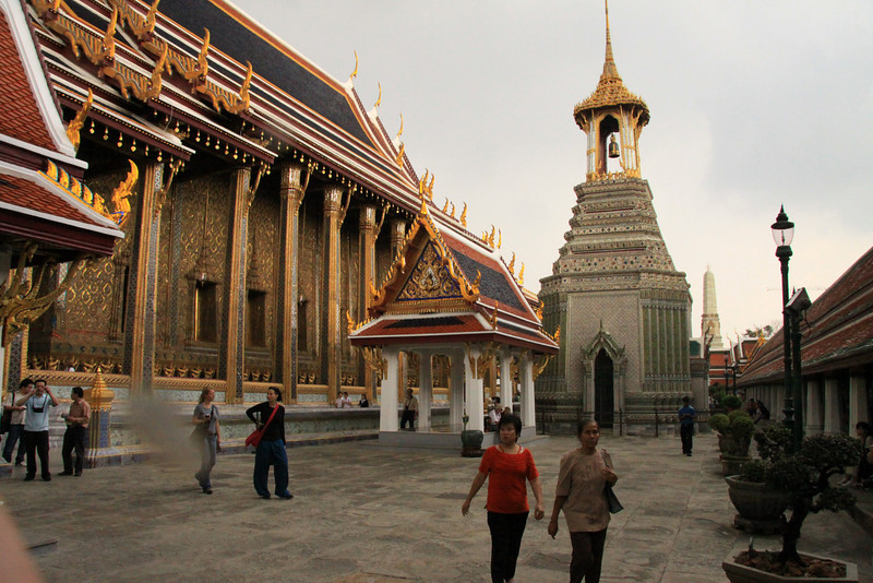Konstrukcja rozpoczęła się w roku 1762, za poanowania króla Ramy Pierwszego. To on przeniósł stolicę kraju z Thonburi do Bangkoku.