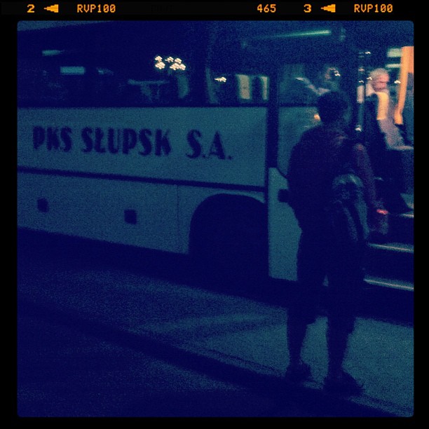 Z Warszawy do Słupska przedzieramy się autobusem nocnym.